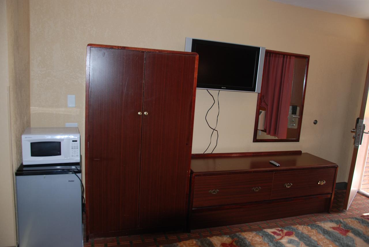 Mount Laurel Motel Hazleton Dış mekan fotoğraf