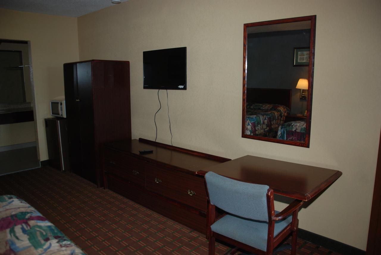 Mount Laurel Motel Hazleton Dış mekan fotoğraf